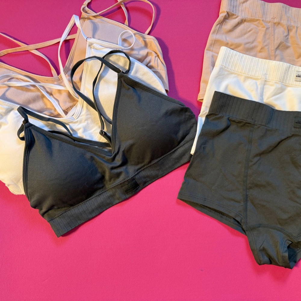 DANSKIN BRA AND PANTIES SETS M